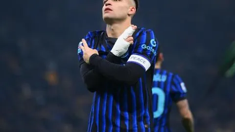 “芮乃伟坚持规则，婉拒对手让步，坚持认输决定”